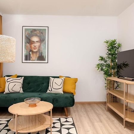 King Bed Home, Next To Akh Michelbeuern Viena Exterior foto